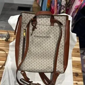 Fossil | Bags | Fossil Tan And Cream Patterned Backpack  display picture 3